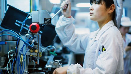 An Employee of the Chinese Manufacturers