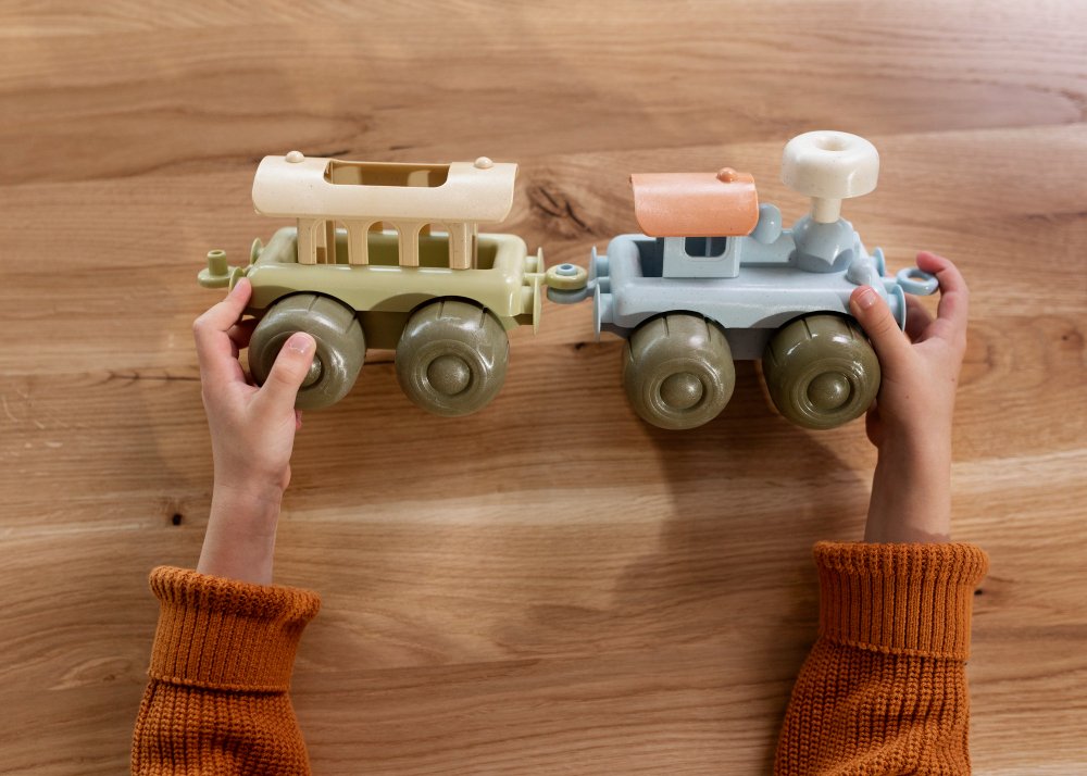 The benefits and advantages of wooden toys 